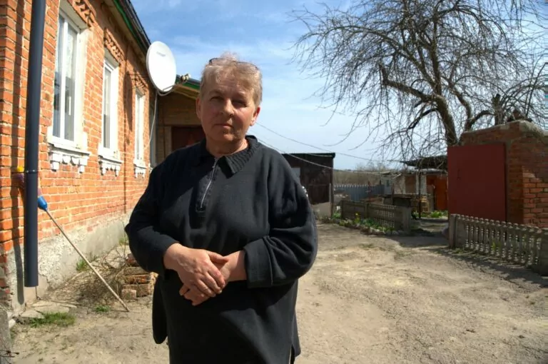 Росіяни тікали із мікрохвильовкою на БТРі: деокуповане Шестакове — ВІДЕО