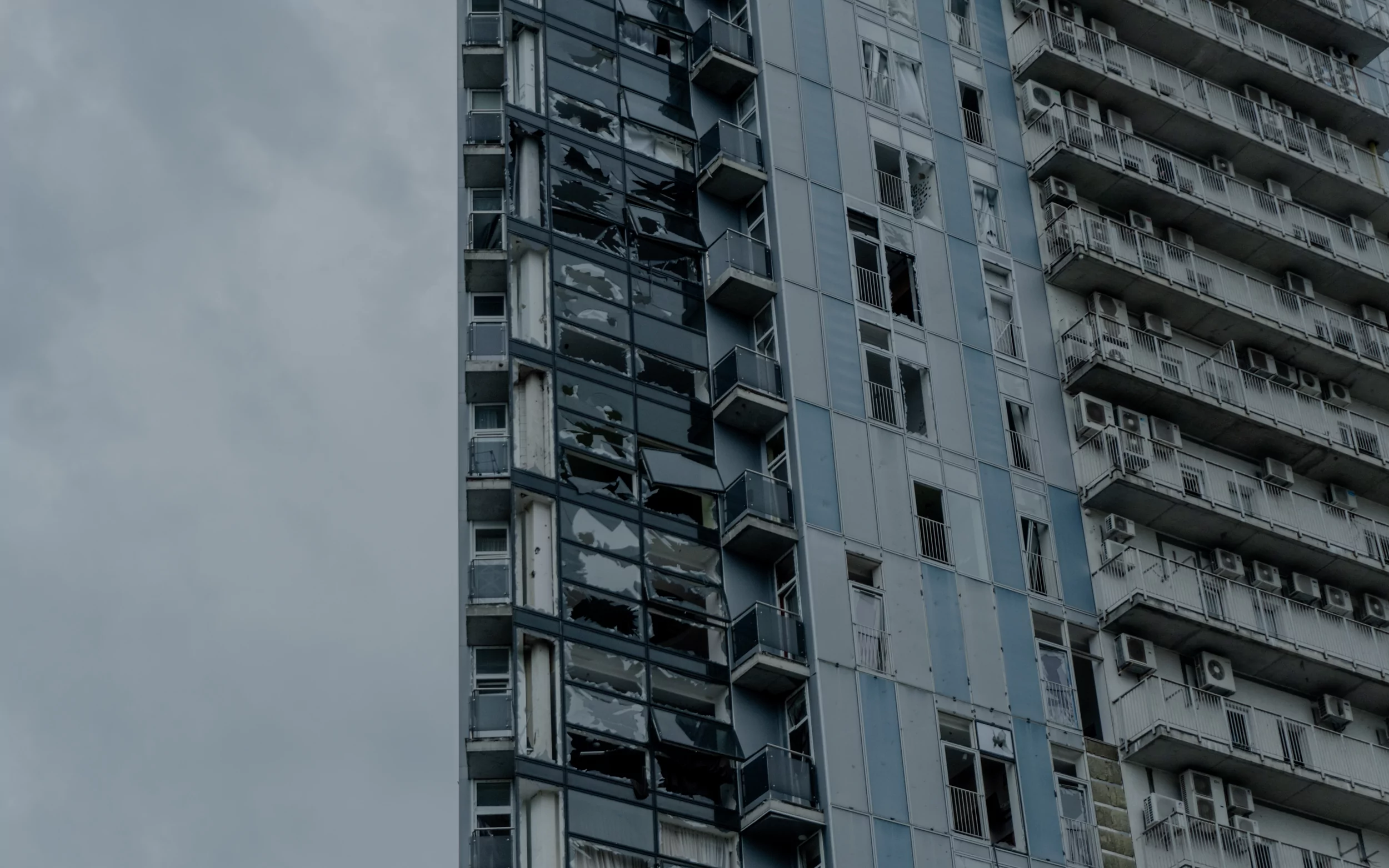 Building damaged in a Russian missile strike on Kharkiv on April 24 [Photo is illustrative] / Photo: Ivan Samoilov for Gwara Media