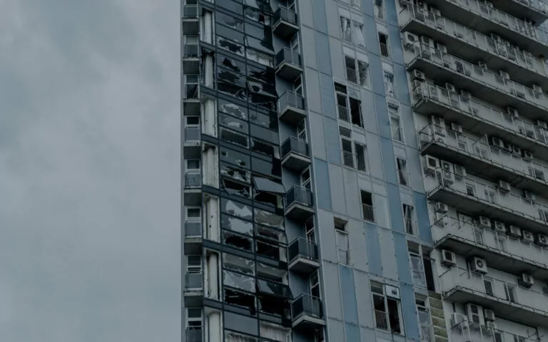 Mayor: “Russians want to frighten us, make people leave the city.” Aftermath of missile strike on Kharkiv (photos)