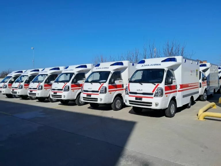 South Korea handed over 70 ambulances to Ukraine