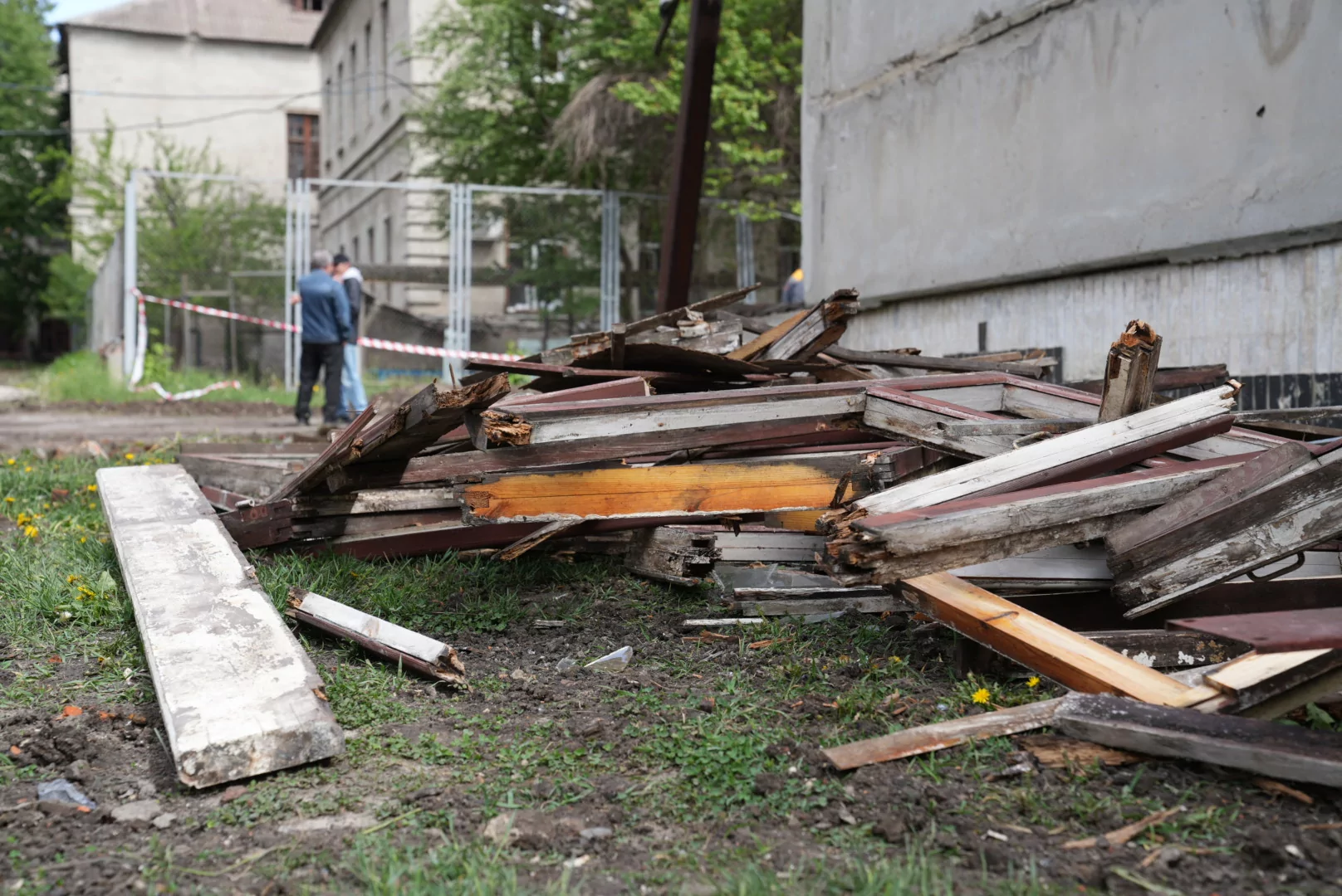 зображення до посту: ​​Russian missile attack damages psychiatric hospital in Kharkiv, injures 1 (in photos)