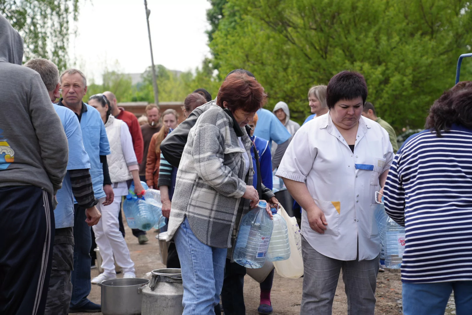зображення до посту: ​​Russian missile attack damages psychiatric hospital in Kharkiv, injures 1 (in photos)