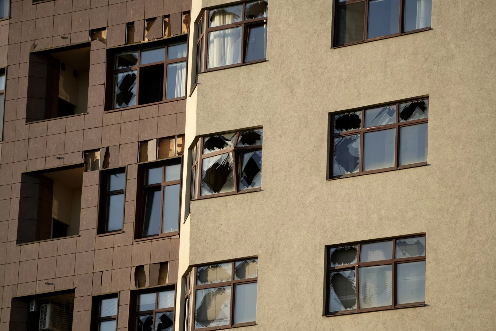 зображення до посту: In photos: Russian troops drop bombs near animal shelter in Kharkiv  