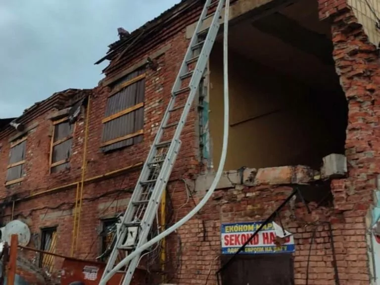 Russian military shells 20 towns and villages in Kharkiv region, injures 2, damages private houses