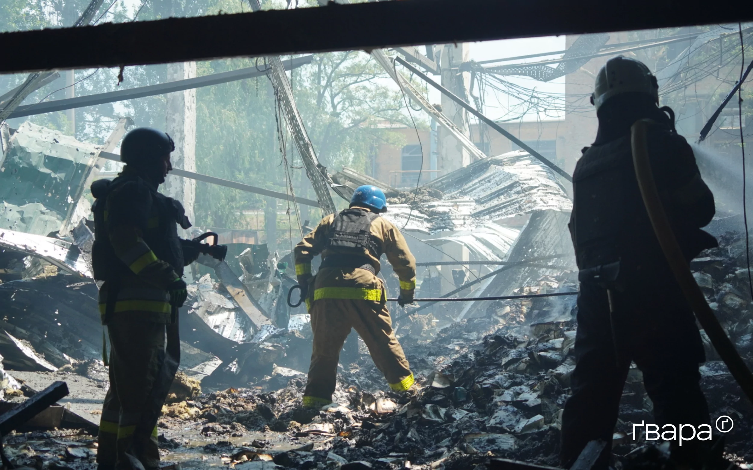 зображення до посту: Російські війська знищили у Харкові один з найбільших типографських комплексів Європи — фоторепортаж