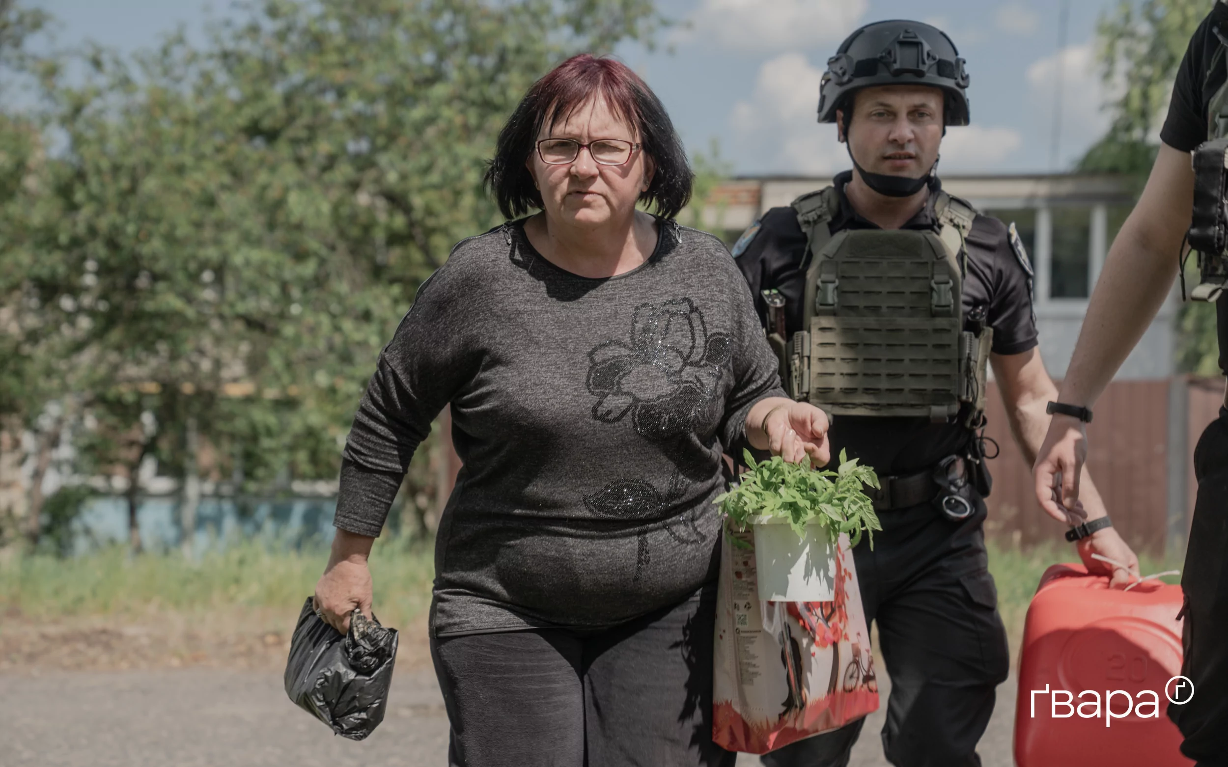 зображення до посту: «Єдина альтернатива — отримати поранення або загинути»: як відбувається евакуація на кордоні з Росією