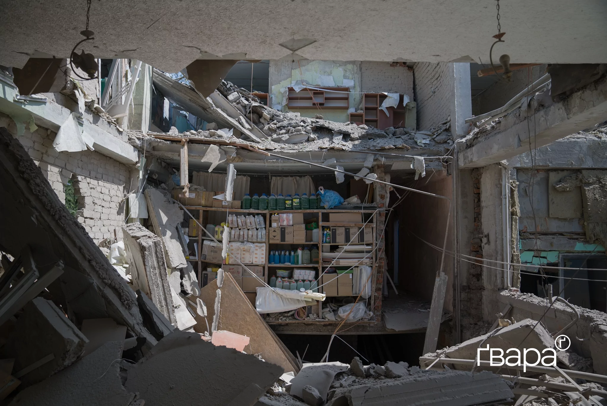 зображення до посту: Росіяни зруйнували дитячий садок у Чугуєві на Харківщині — фото