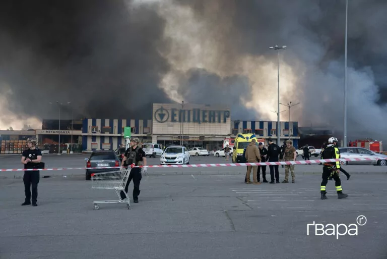 СБУ ідентифікувала генералів РФ, які наказали вдарити по ‎«Епіцентру» в Харкові 