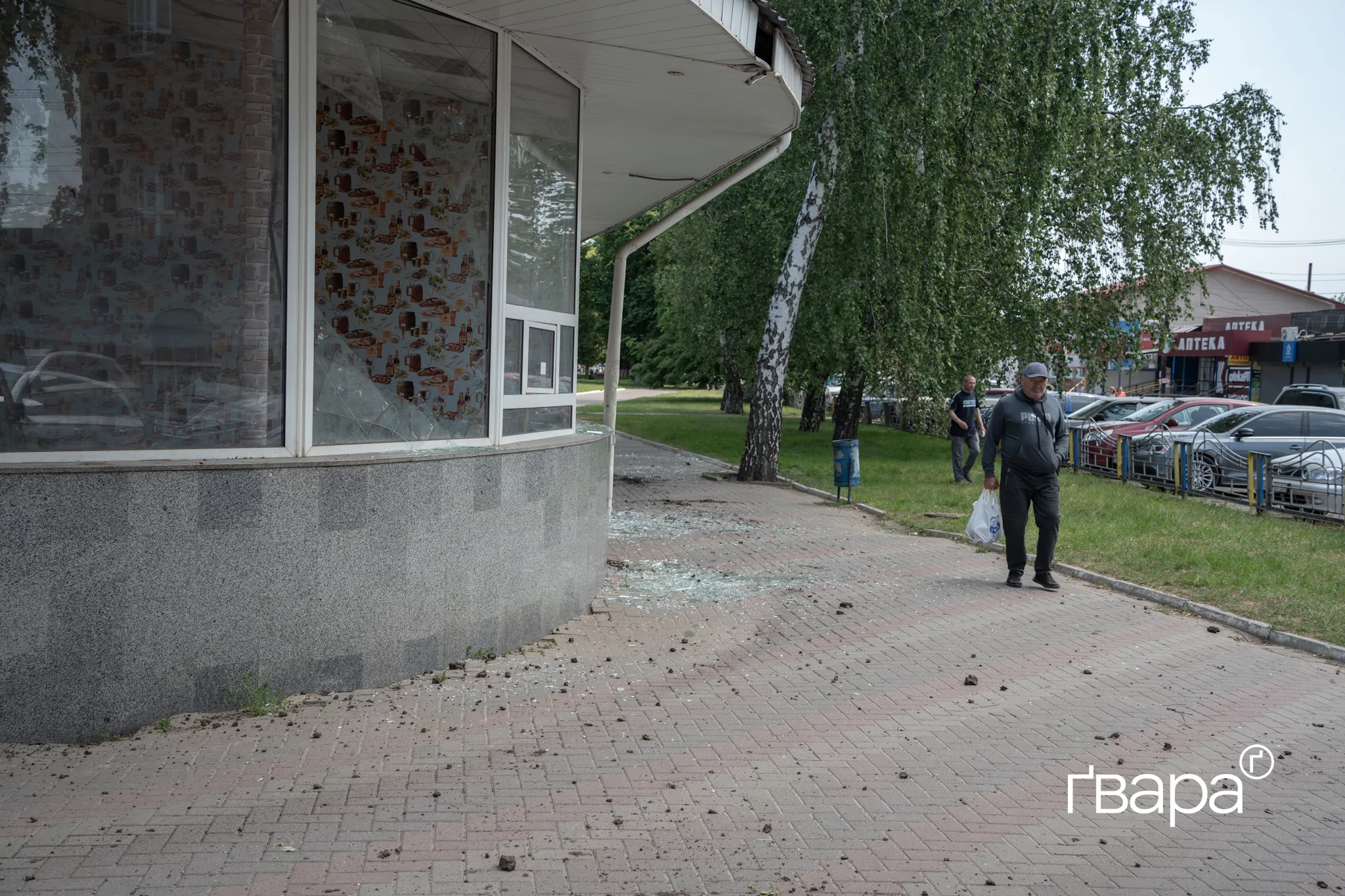 зображення до посту: Внаслідок ударів по Люботину на Харківщині пошкоджено залізничний вокзал — фоторепортаж