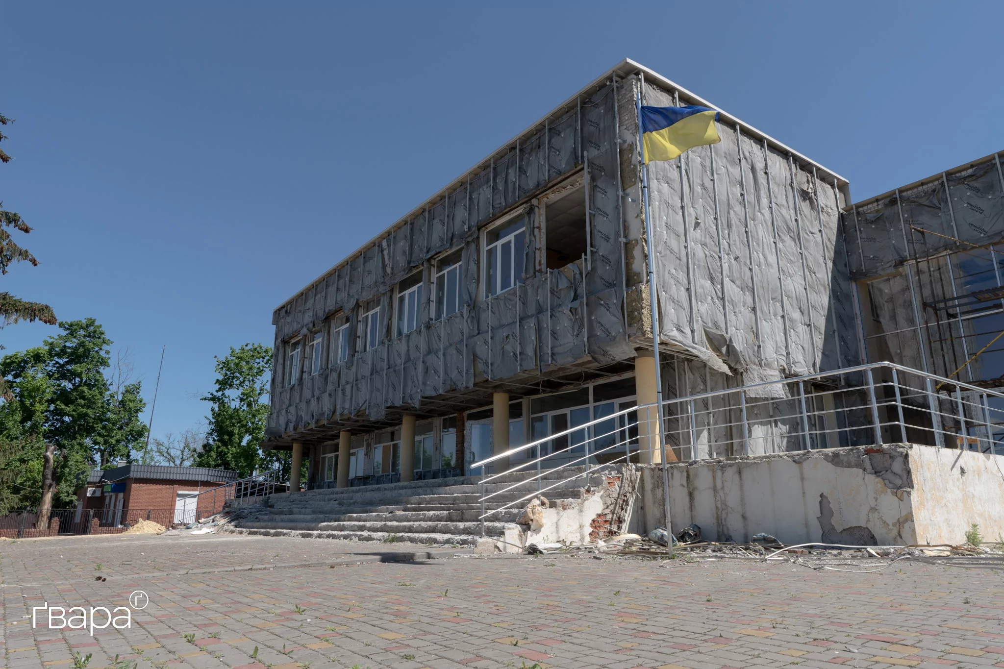 зображення до посту: «Частина була в окупації, частина на лінії фронту»: як відновлюється одна з найбільш замінованих громад Харківщини — фото