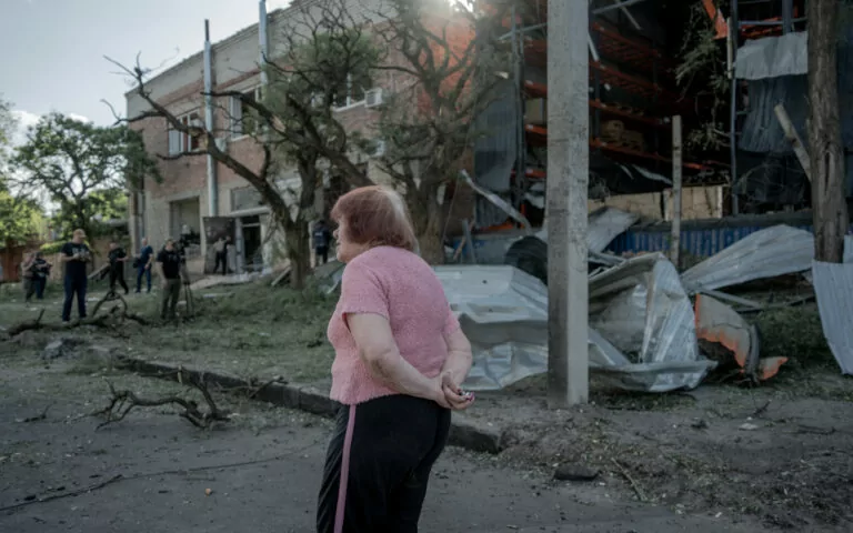 Російські авіаудари по промислових підприємствах Харкова: загибла жінка, 11 поранених