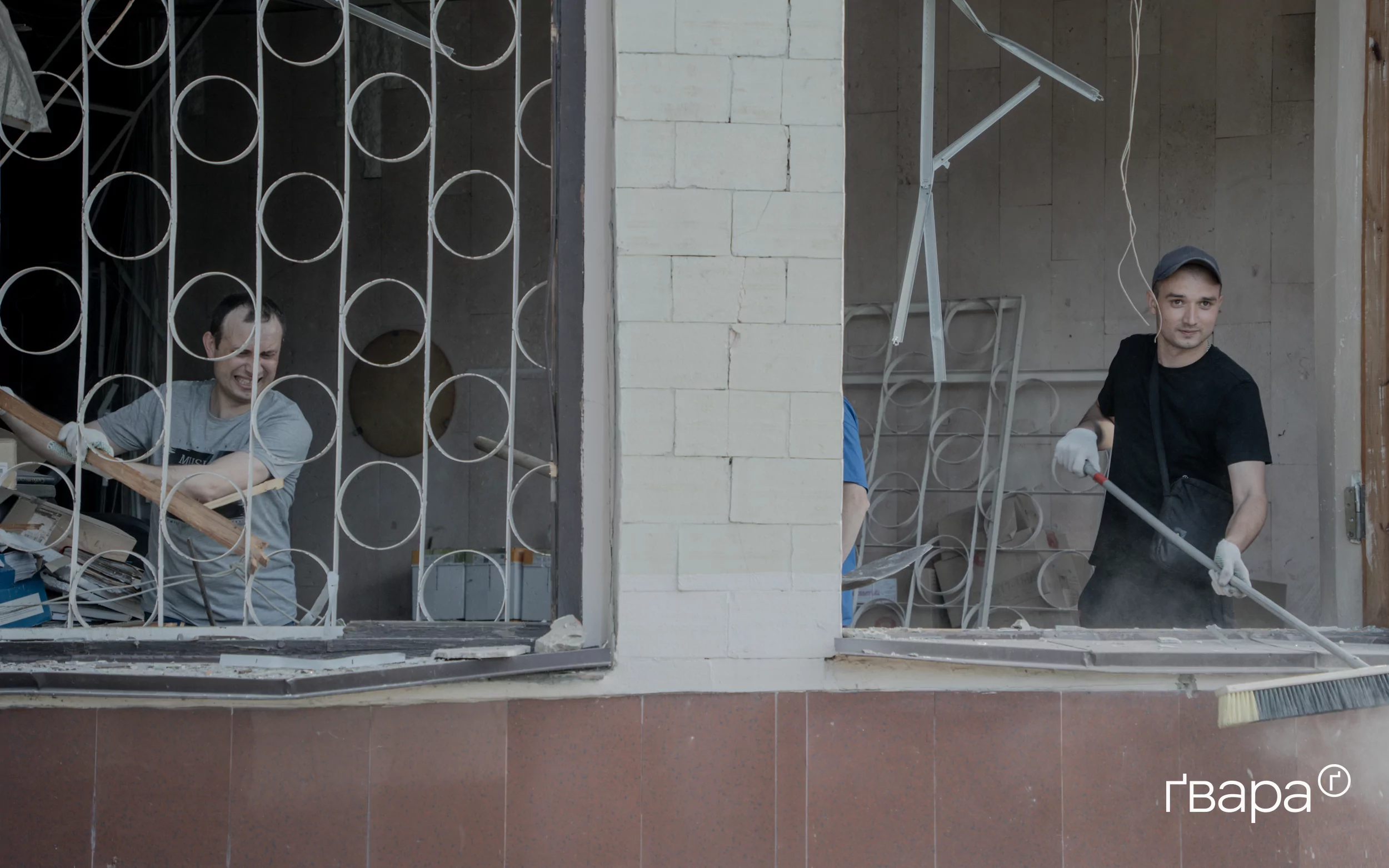 зображення до посту: Російські авіаудари по промислових підприємствах Харкова: загибла жінка, 11 поранених