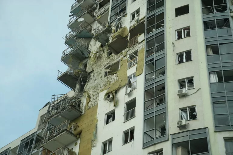 “Every day, you think about how to survive through this.” Russian bombardment of Kharkiv injures 21 people, including 3 children (in photos)