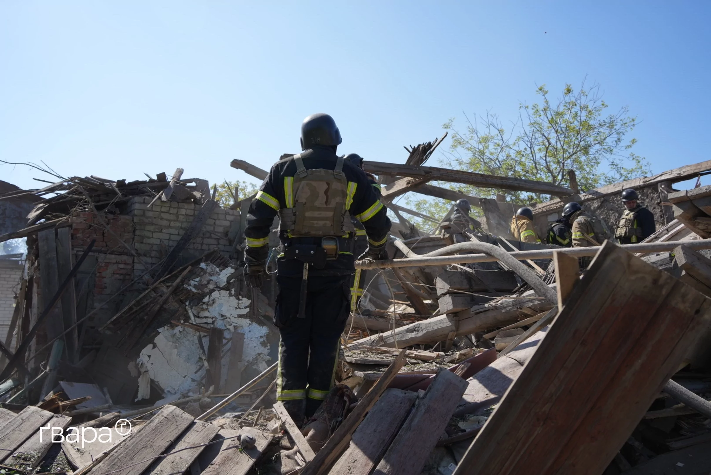 зображення до посту: Росія завдала удару по Харкову посеред дня по приватним будинкам: є загибла та постраждалі — фото
