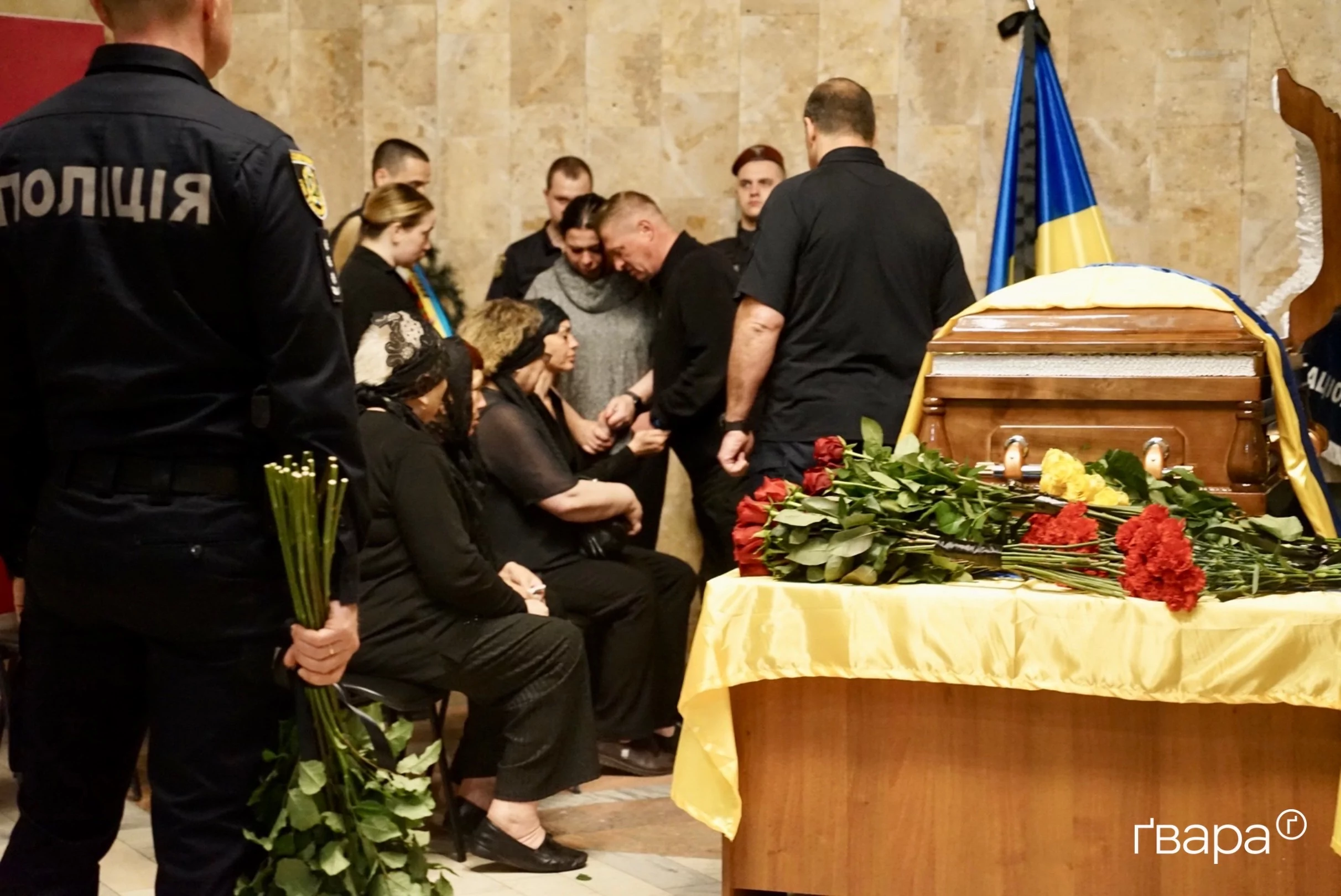 зображення до посту: У Харкові попрощалися з поліцейським, який загинув у Вовчанську під час евакуації людей