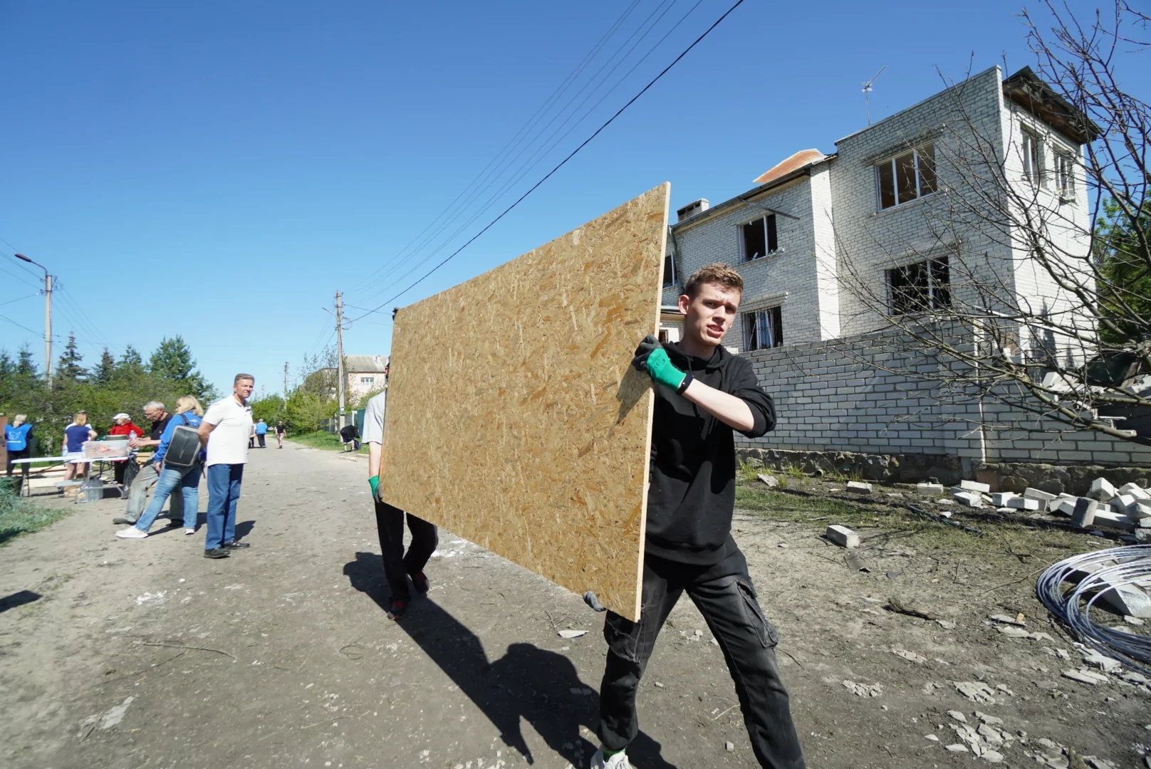 зображення до посту: In photos: Russians drop glide bombs on Kharkiv, damaging 15 private houses