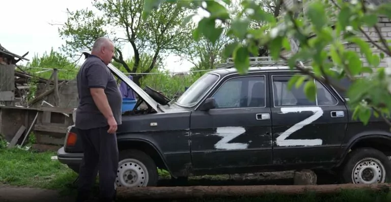 Їздили на танках у дворі: історія сімейної пари з Кам’янки — ВІДЕО