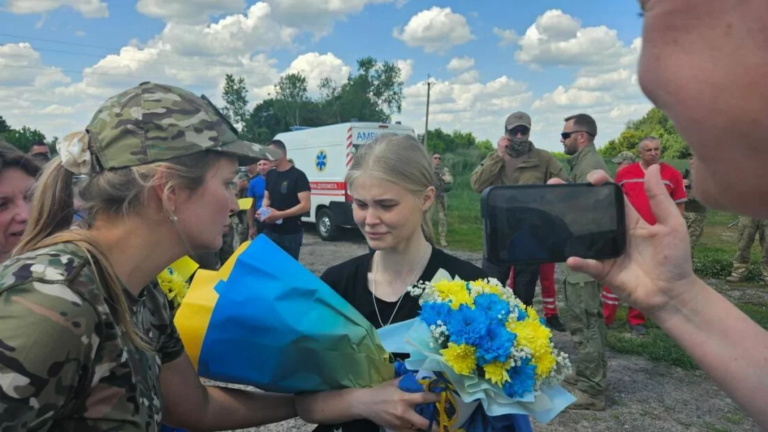 В Україну під час обміну полоненими повернулися 75 громадян / Фото з телеграм-каналу Володимира Зеленського