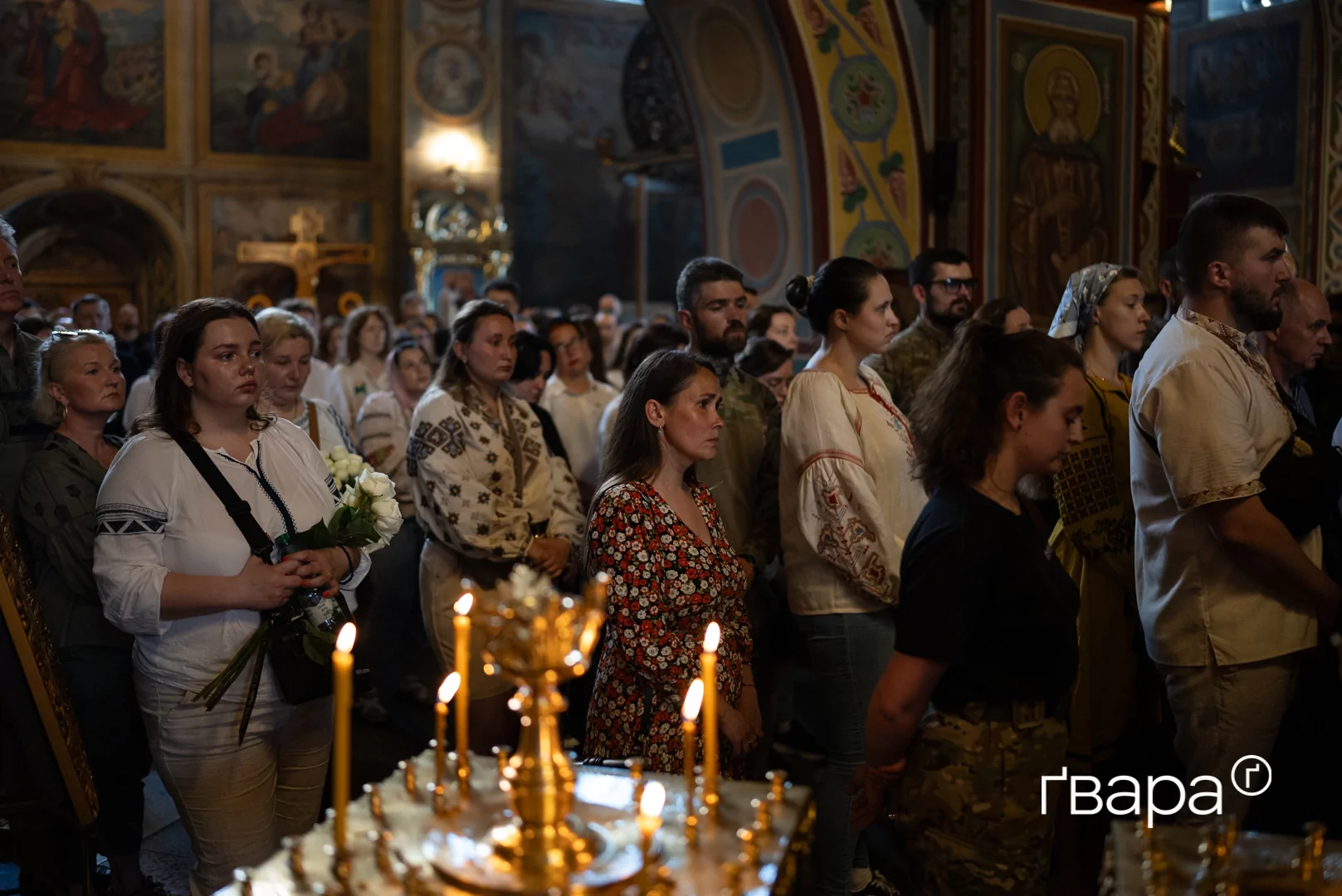 зображення до посту: Тисячі українців прийшли попрощатися з полеглою парамедикинею Іриною Цибух — фото