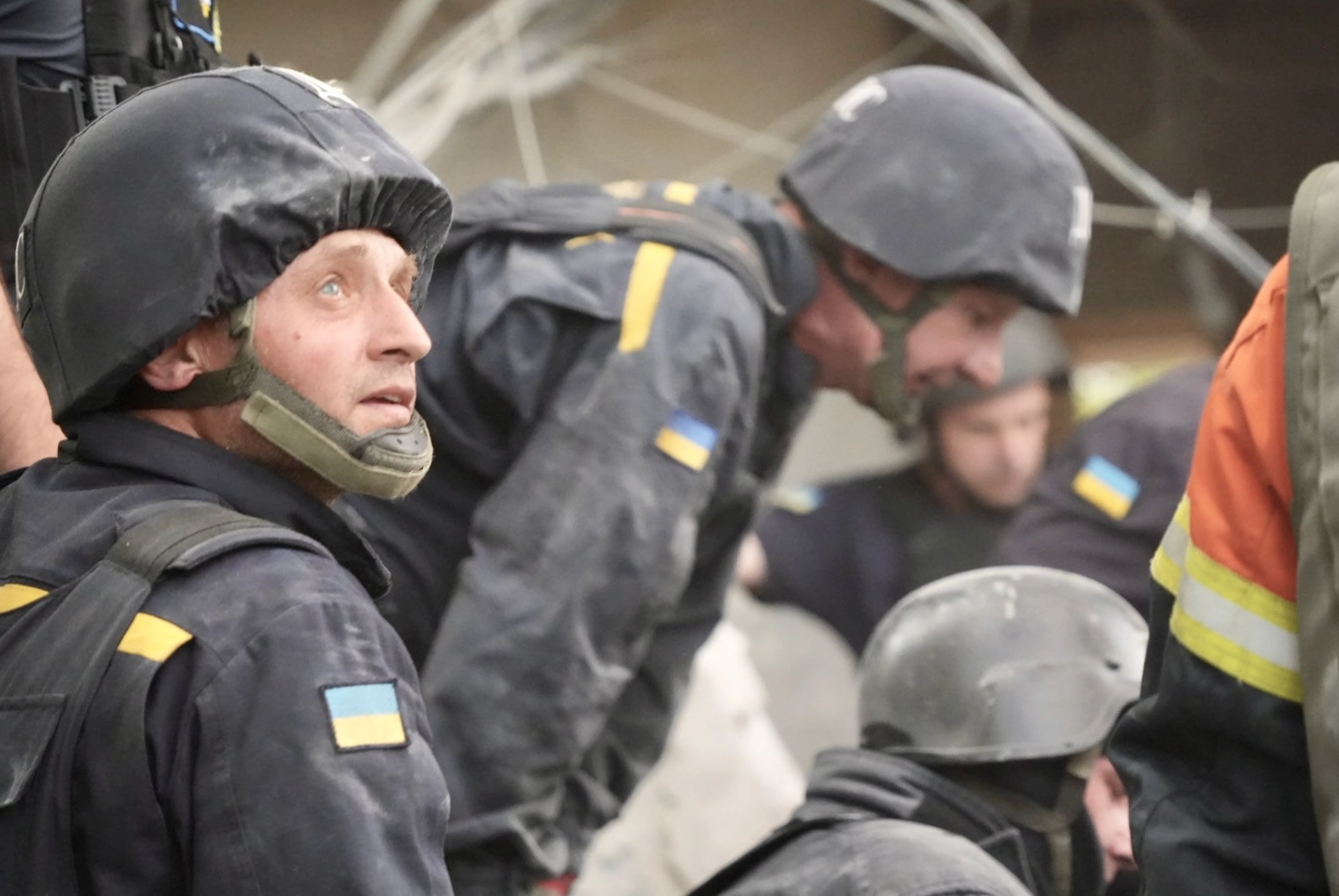 зображення до посту: In photos: Russian glide bomb attack on Kharkiv kills 1, injures 7