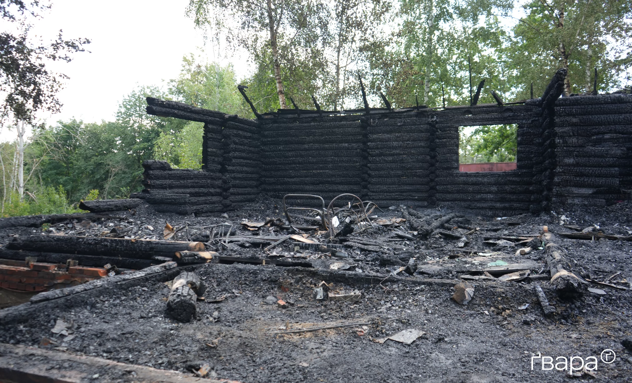 зображення до посту: Армія РФ обстріляла екопарк у Харкові, поранено двоє працівників — фоторепортаж
