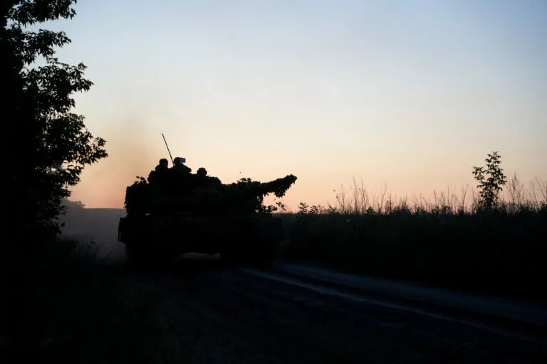 Стримують російську піхоту під Липцями: робота танкістів НГУ «Хартія» — ВІДЕО