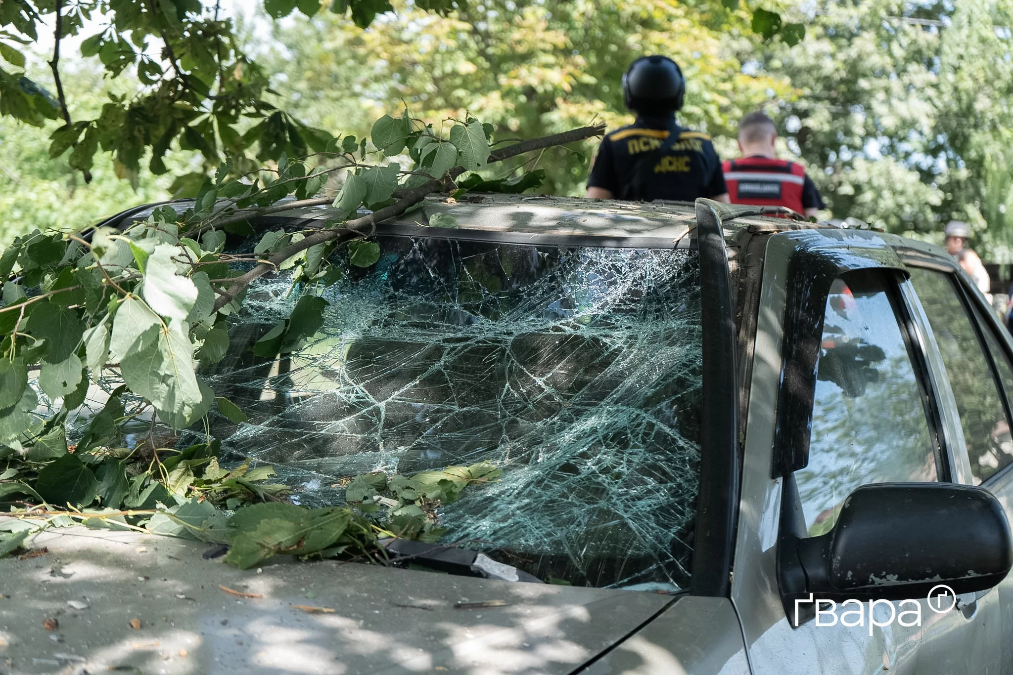 зображення до посту: «Приїхали забрати родичів і потрапили під обстріл»: армія РФ обстріляла Руську Лозову на Харківщині — фото