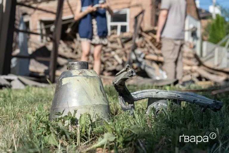 Російські війська обстріляли поліклініку в центрі Харкова: є постраждалі