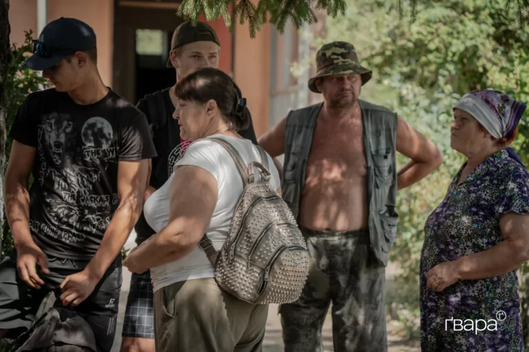 У середньому близько ста людей щоденно евакуйовуються з лівого берега річки Оскіл