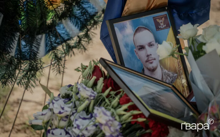 Лозівська міськрада закуповує памʼятники для військового кладовища на понад 10 мільйонів