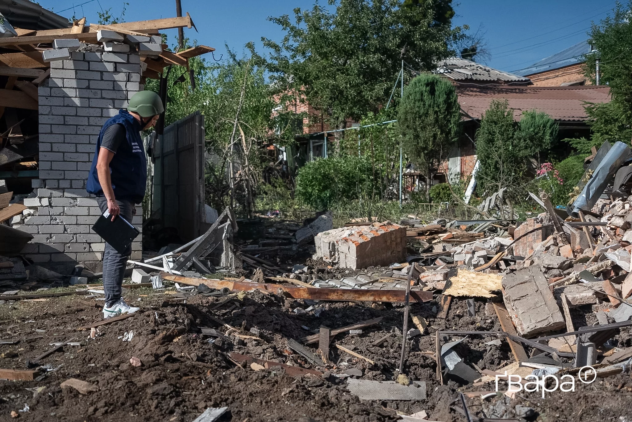 зображення до посту: «Я зрозуміла, що мене завалило»: росіяни влучили КАБами у приватні будинки в Харкові