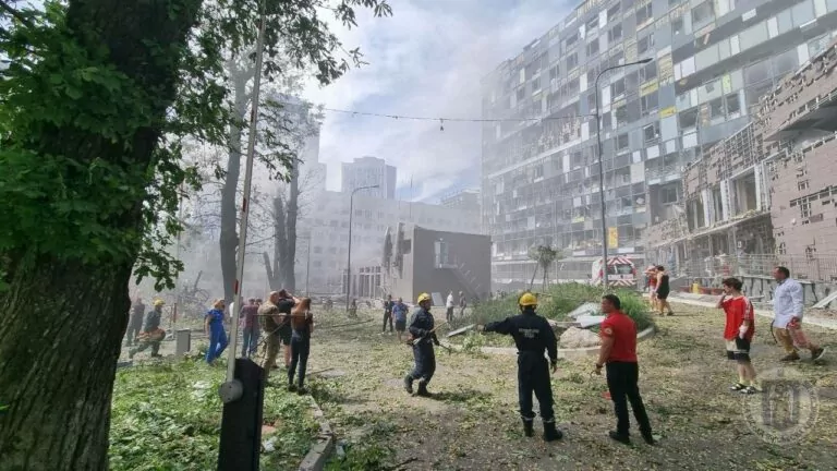 Наслідки атаки на найбільшу дитячу клініку України та інші райони столиці: 22 загиблих та 72 постраждалих — уточнення