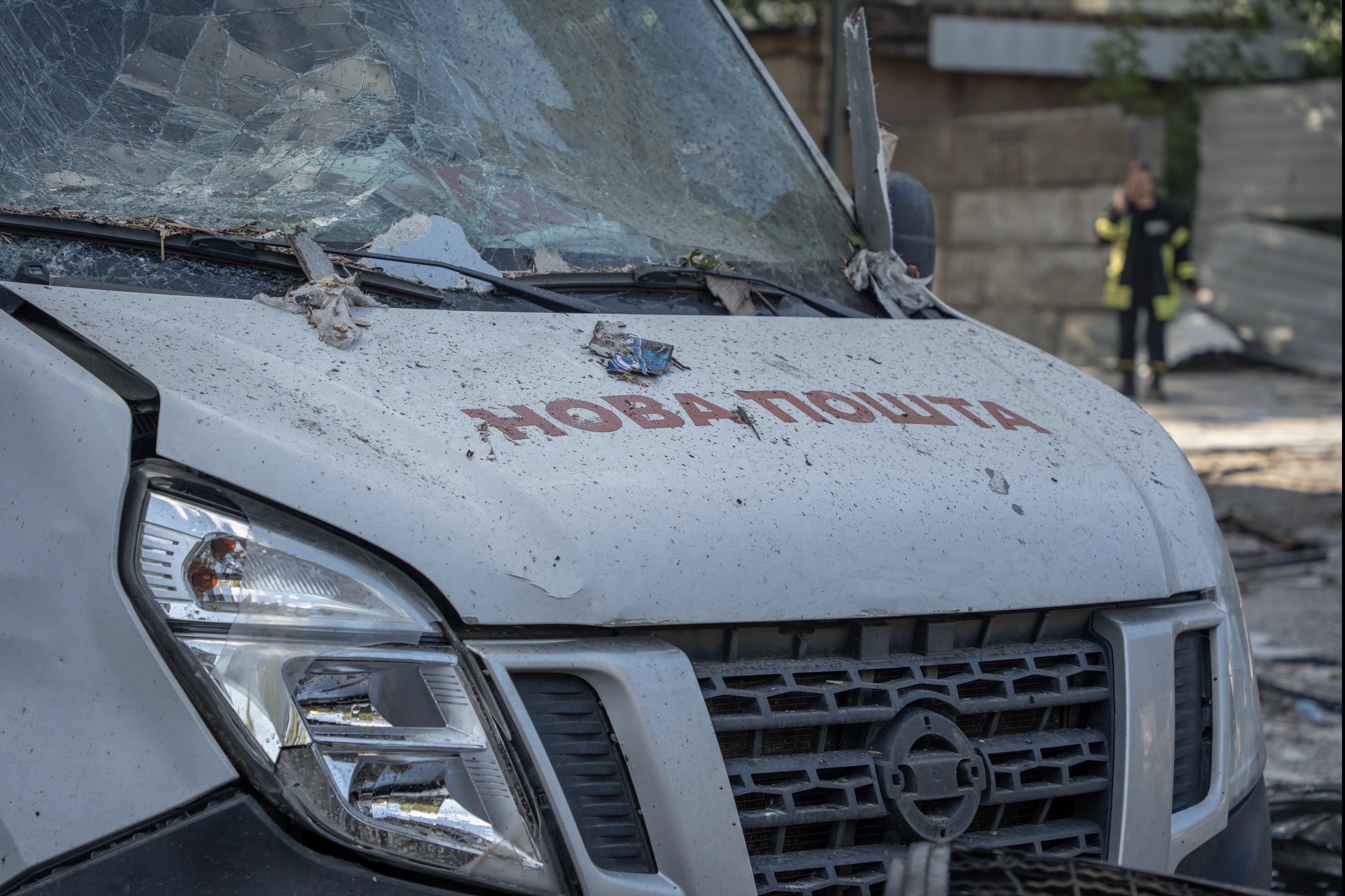 зображення до посту: Russians drop FAB-500 bomb on Kharkiv postal depot, kill 1, injure 10, including 8-month-old child (in photos)