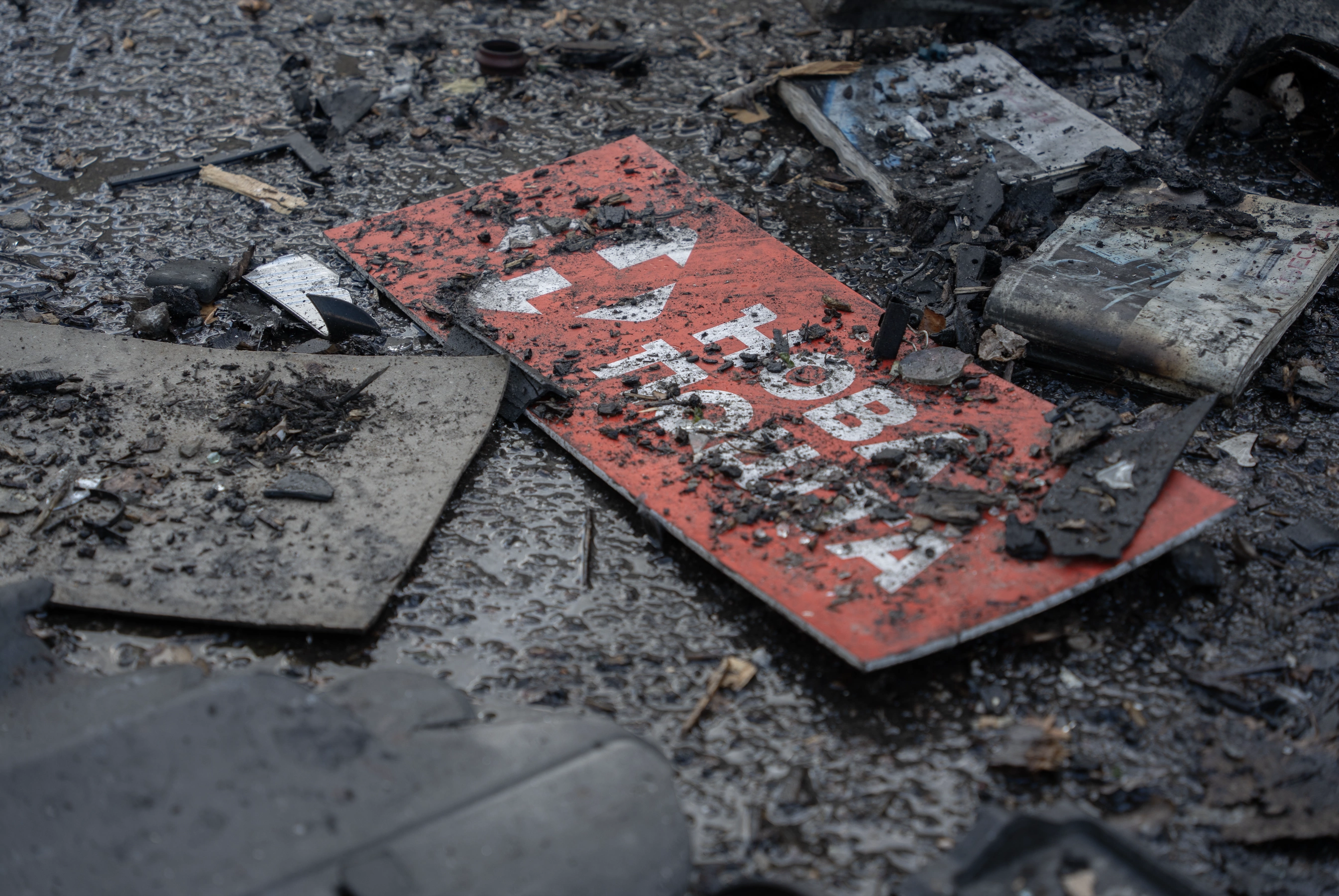 зображення до посту: Russians drop FAB-500 bomb on Kharkiv postal depot, kill 1, injure 10, including 8-month-old child (in photos)