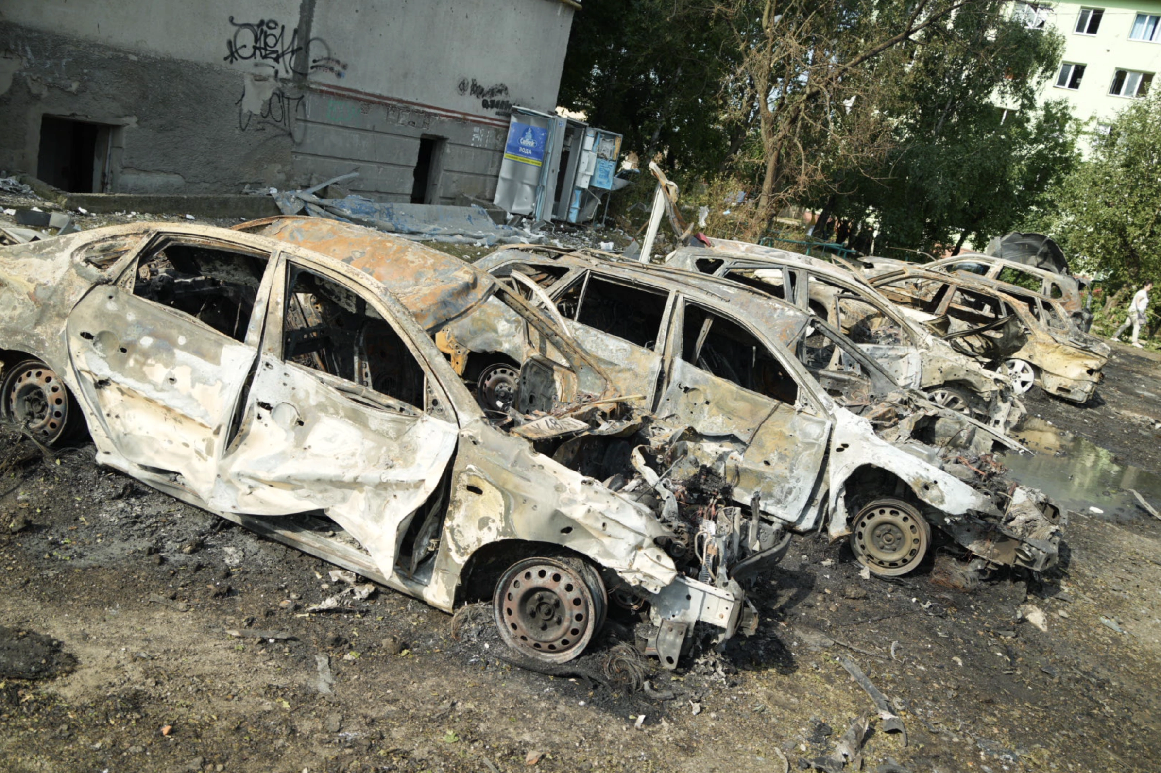 зображення до посту: In photos: Russians attack center of Chuhuiv in Kharkiv region with missiles, injure 9, including 14-year-old boy