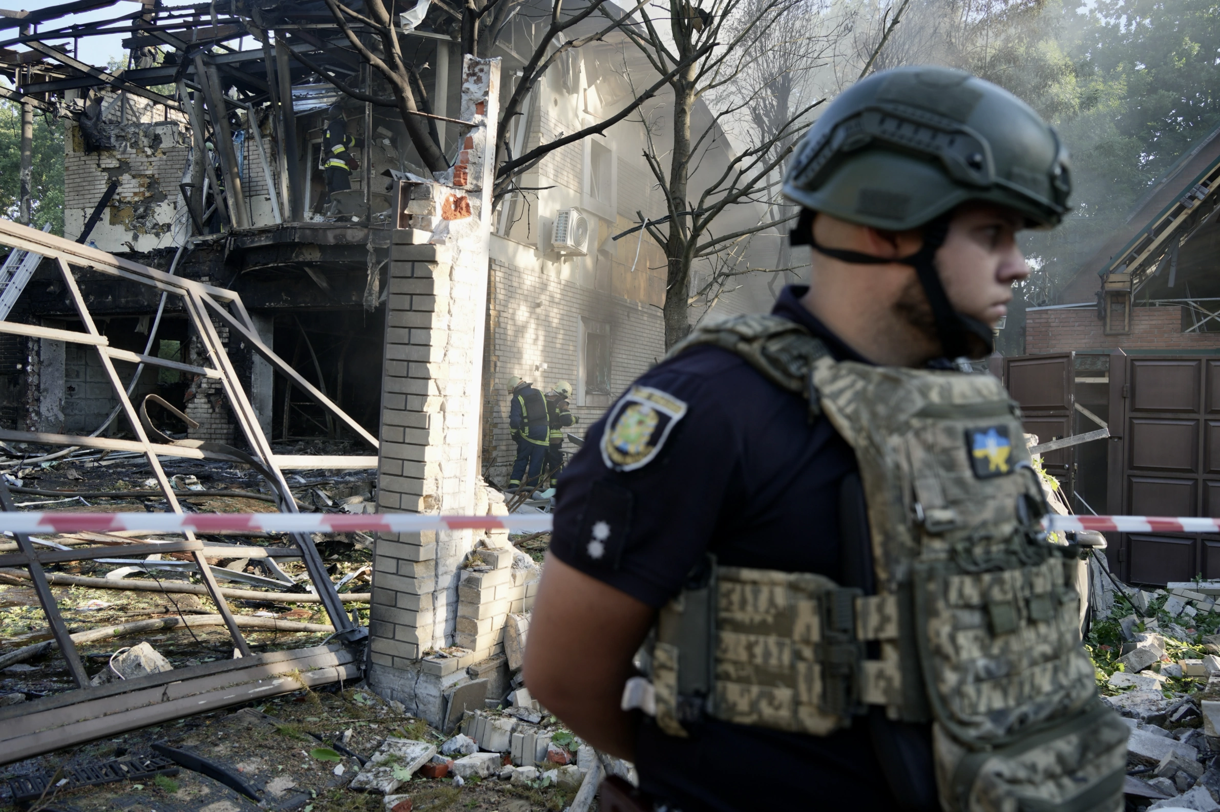 зображення до посту: In photos: Russians drop glide bomb on volunteer&#8217;s house in Kharkiv, injure 3 