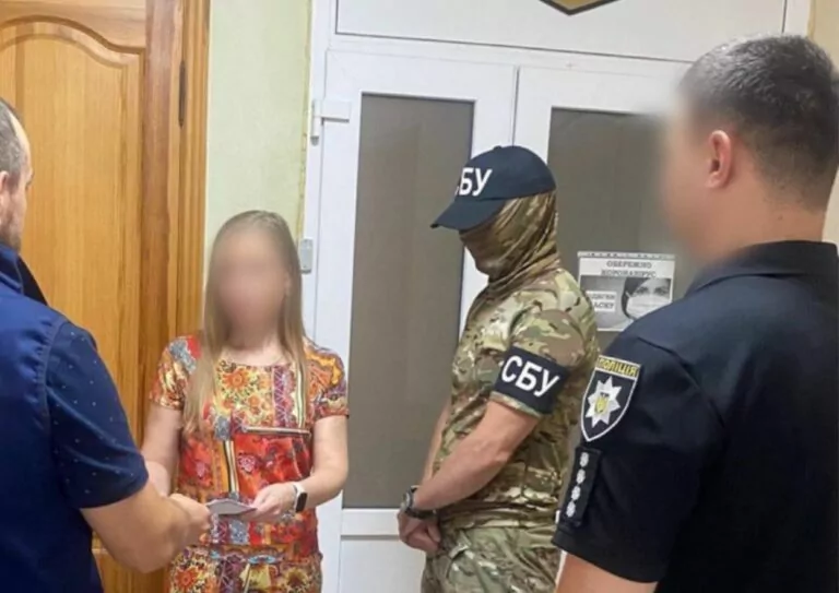 У Куп’янську викрили жінку, яку підозрюють у співпраці з окупантами