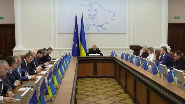 Фейк. Постанова Кабміну: чоловікам, які не оновили свої дані в ТЦК та СП скасують документи про освіту