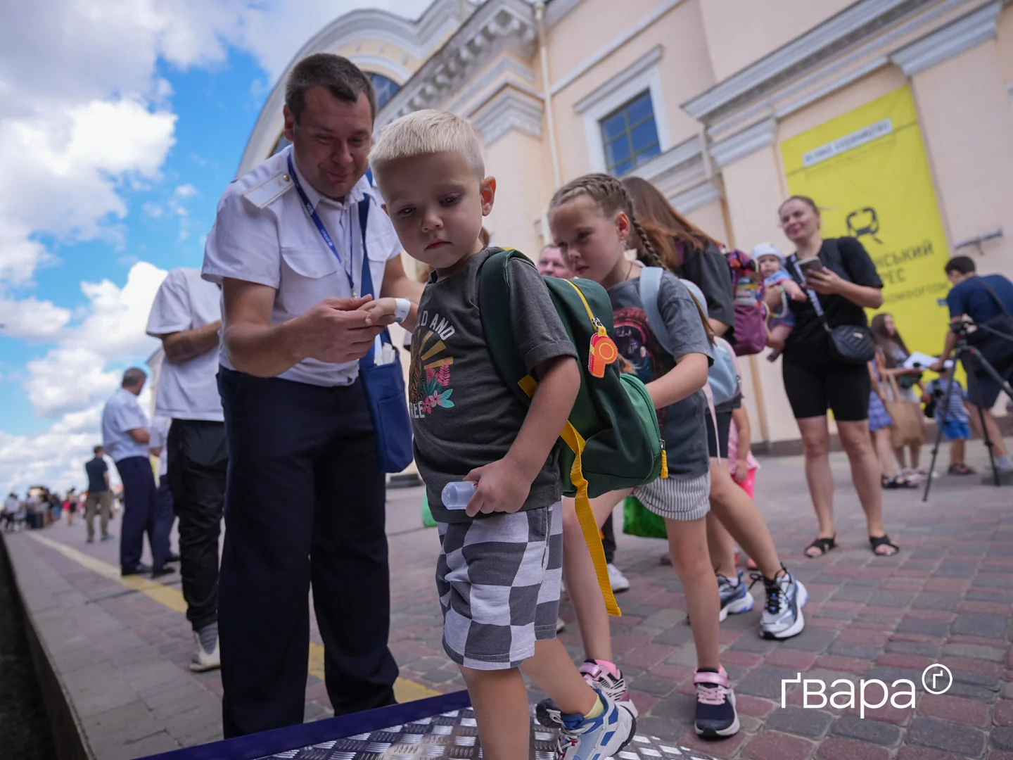 зображення до посту: З Харкова вперше відправився потяг з дитячим вагоном  — фоторепортаж
