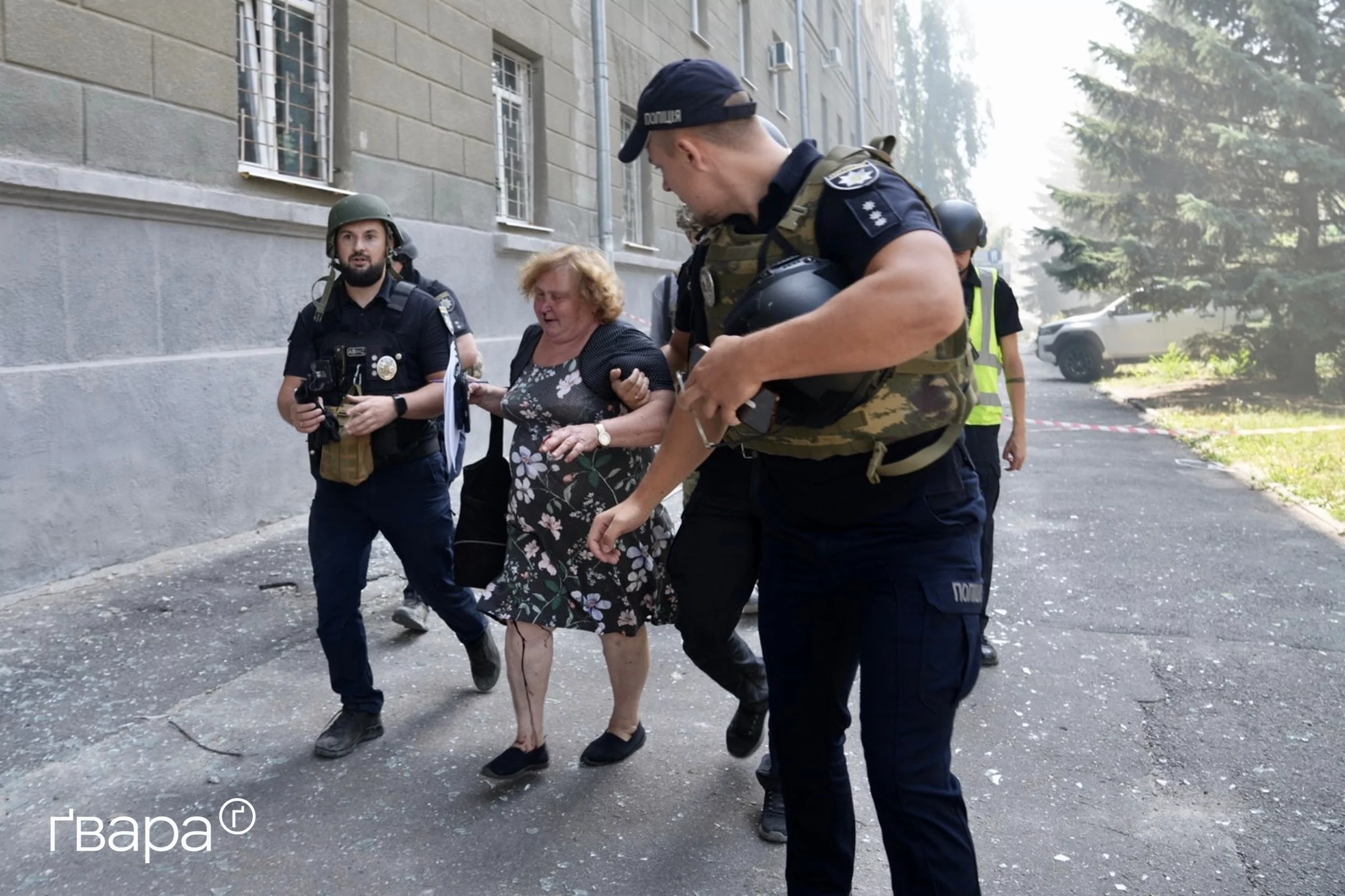 зображення до посту: Серед постраждалих – 8-ми місячне немовля: РФ вдарила по центру Харкова