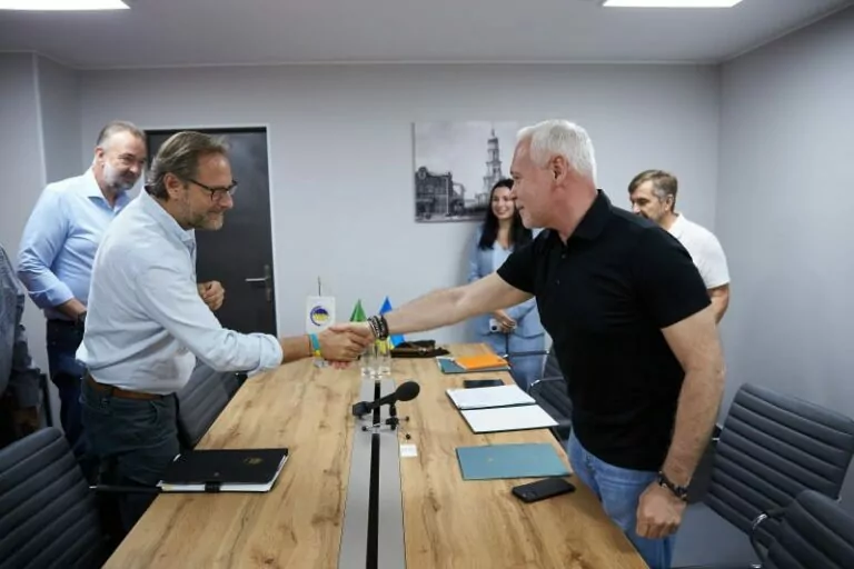 Харкову передадуть ноутбуки та генератори — міськрада