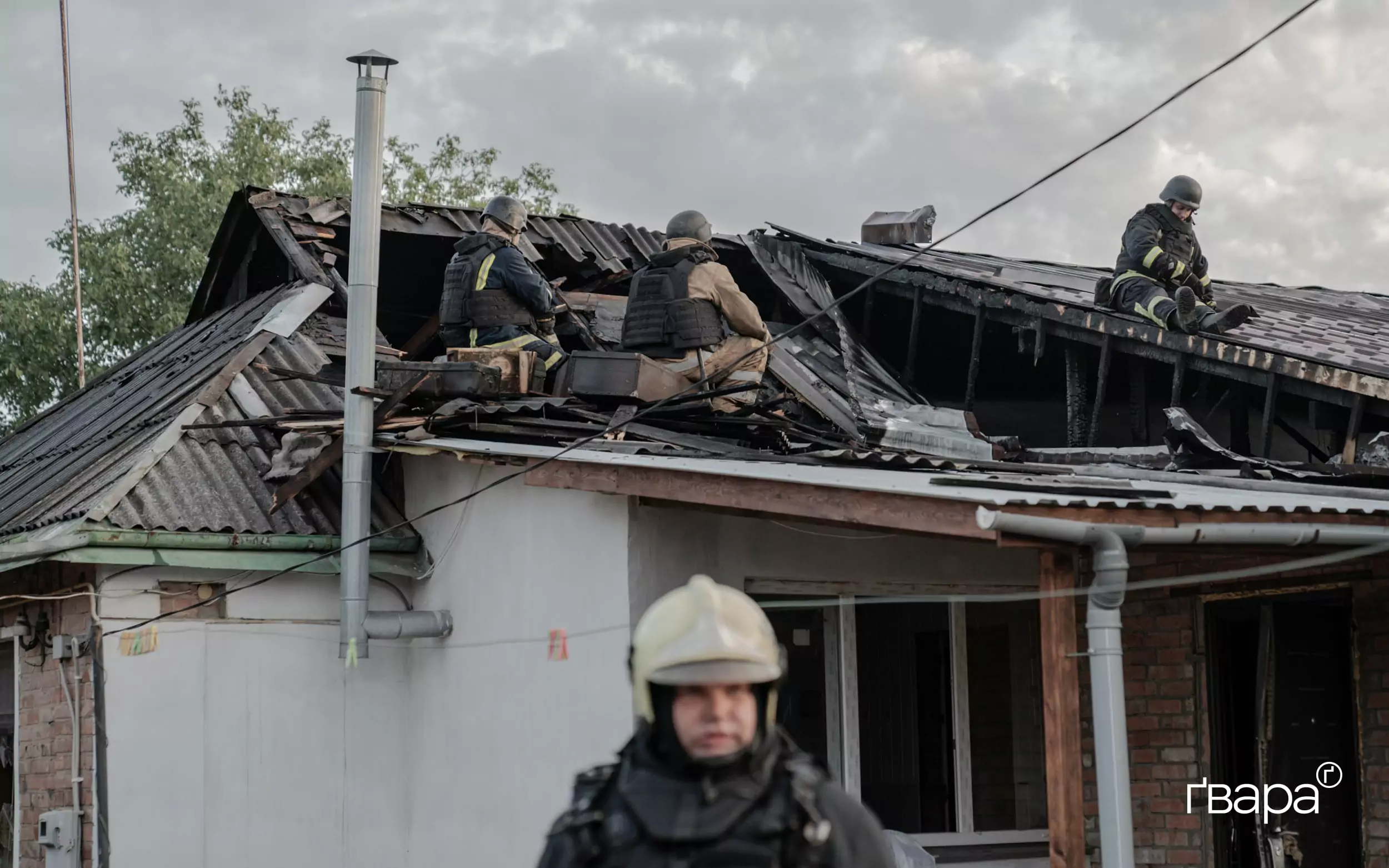 зображення до посту: Загинула жінка і 12 поранених: росіяни вдарили по Дергачах — фото