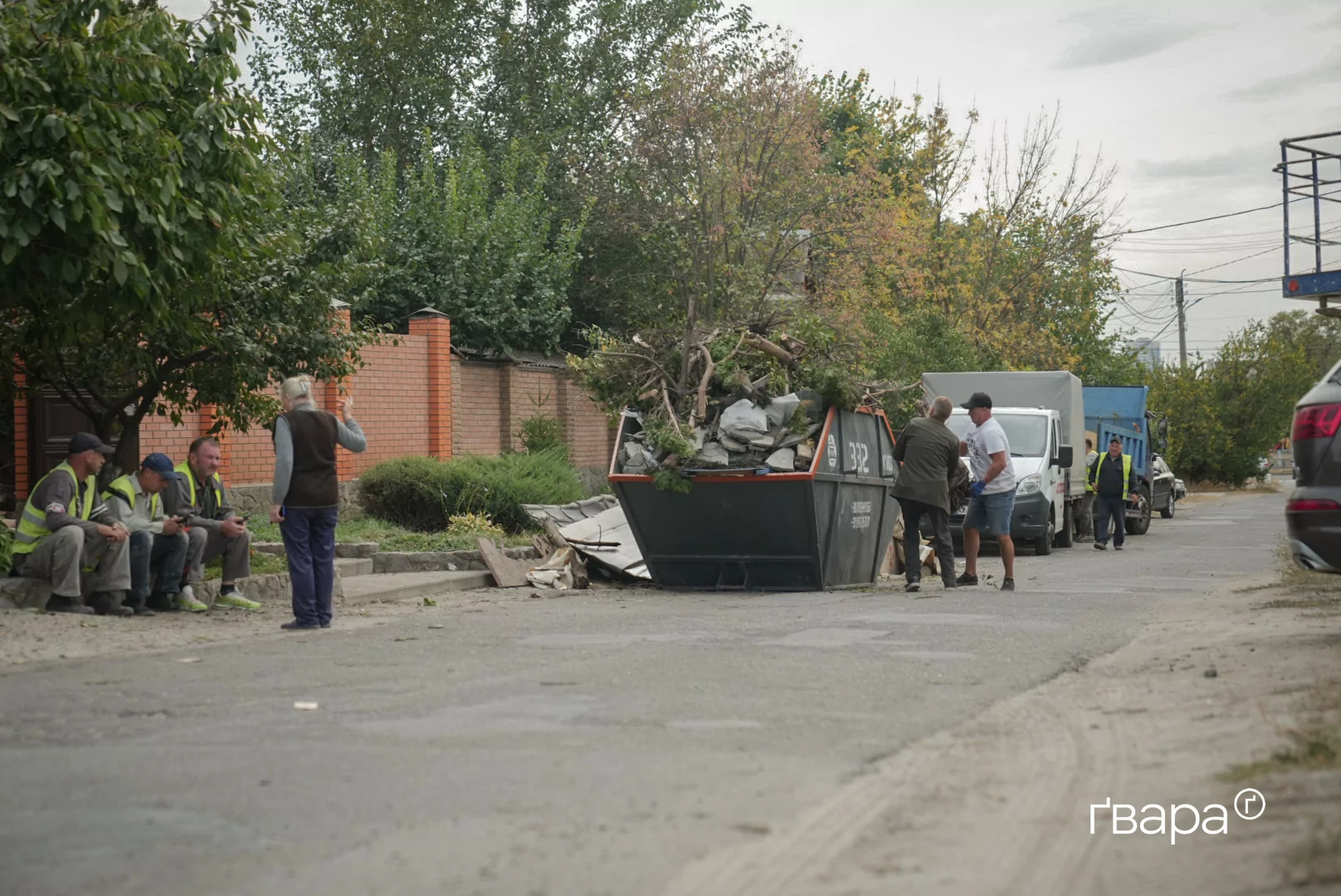 зображення до посту: Як у Київському районі Харкова усувають наслідки російських обстрілів — фото