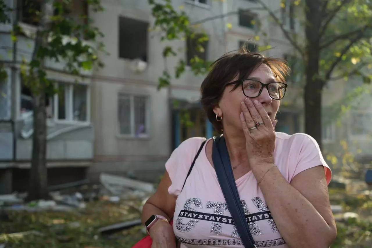 зображення до посту: In photos: Russians dropped 6 glide bombs on Kharkiv, kill 1, injure 43, including 3 children 