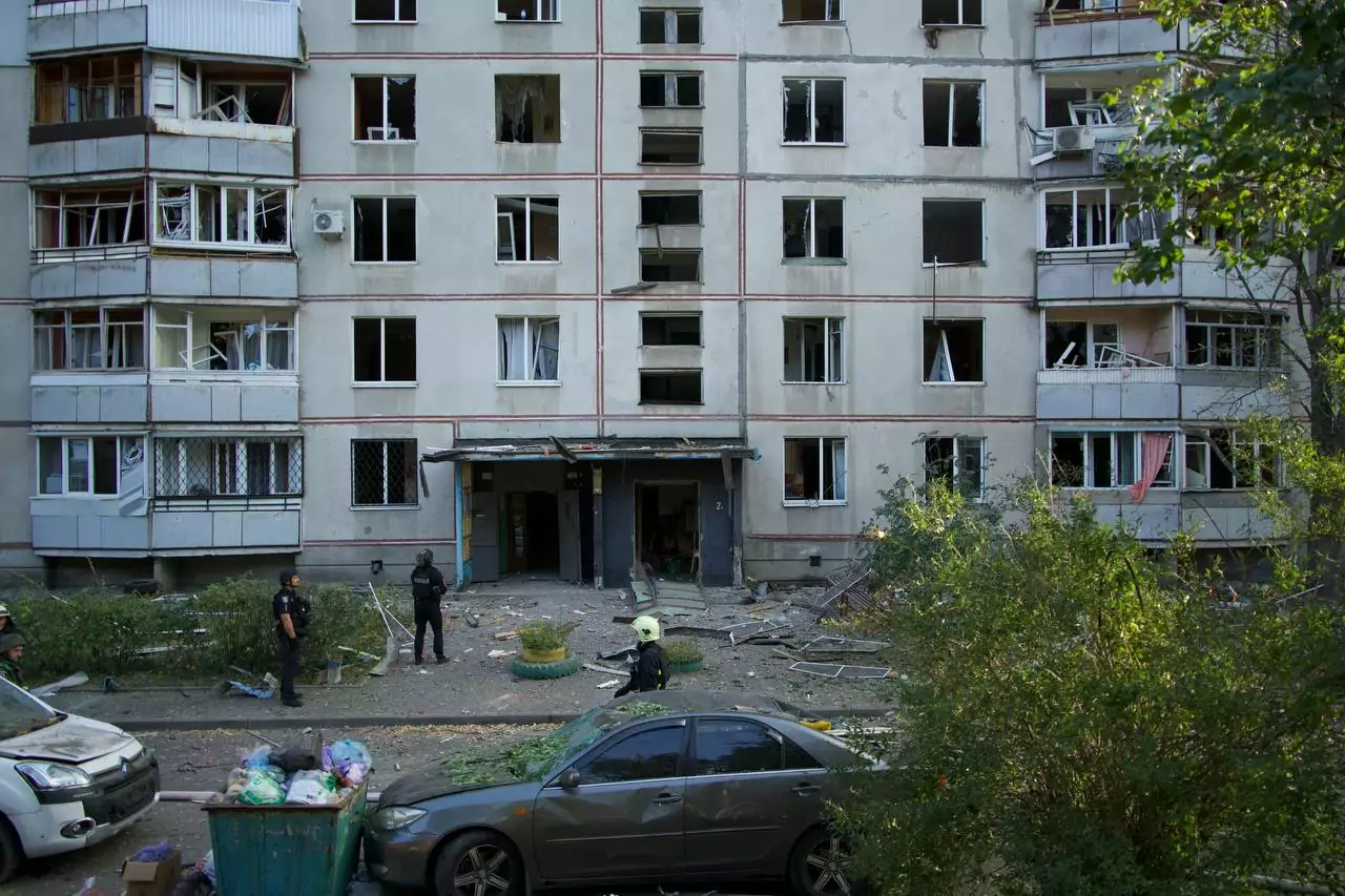 зображення до посту: In photos: Russians dropped 6 glide bombs on Kharkiv, kill 1, injure 43, including 3 children 