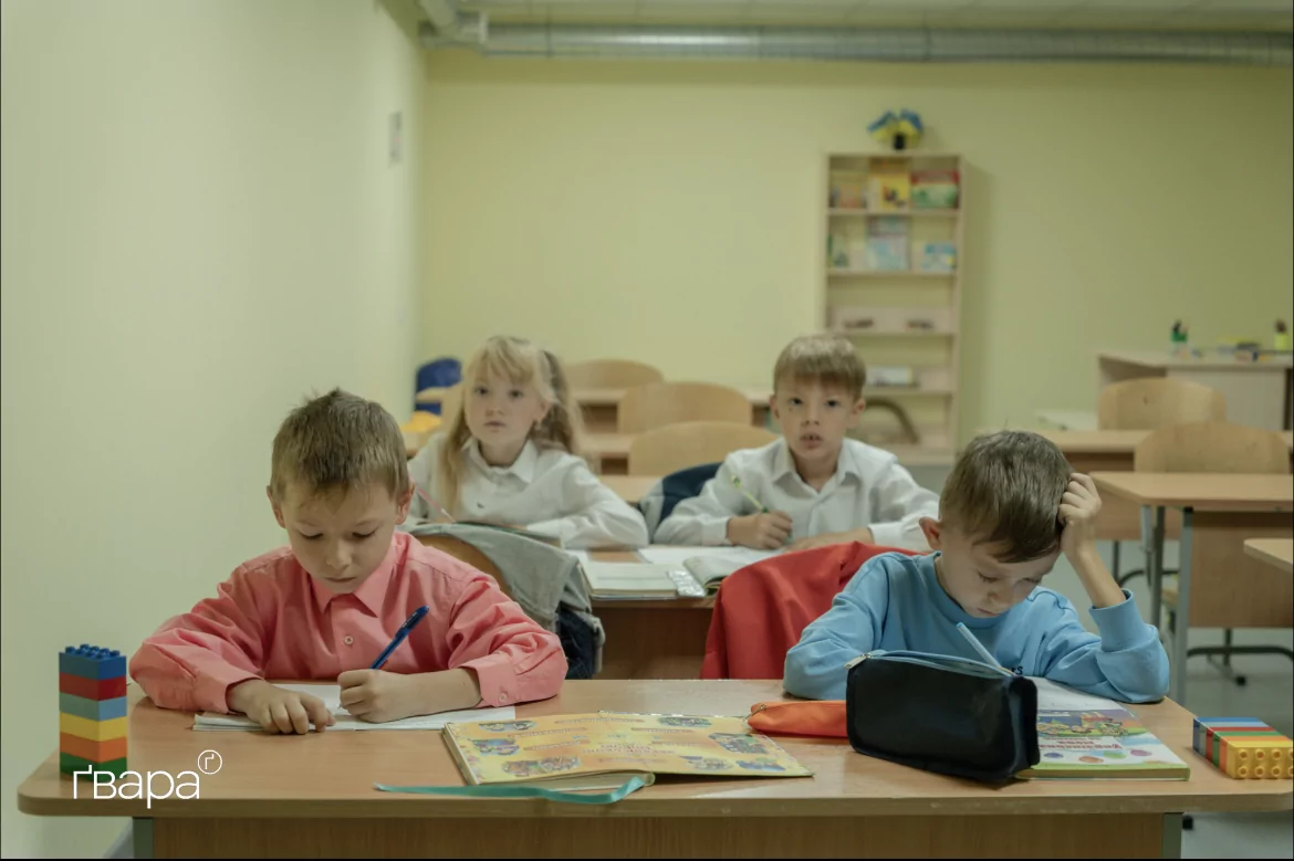 зображення до посту: «Спочатку пандемія, а потім вторгнення — ми навіть алфавіт не встигли вивчити»: виклики офлайн освіти на Харківщині