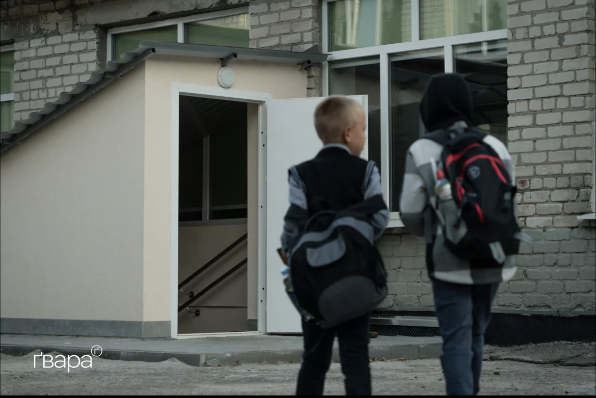 зображення до посту: «Спочатку пандемія, а потім вторгнення — ми навіть алфавіт не встигли вивчити»: виклики офлайн освіти на Харківщині