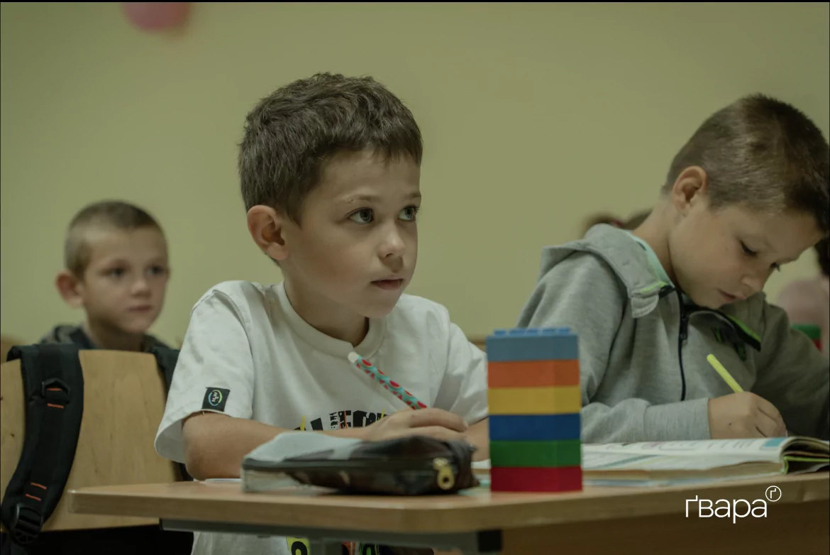 зображення до посту: «Спочатку пандемія, а потім вторгнення — ми навіть алфавіт не встигли вивчити»: виклики офлайн освіти на Харківщині