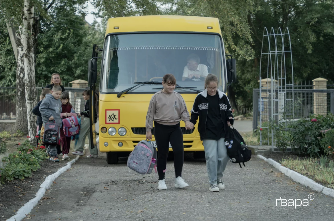 зображення до посту: «Спочатку пандемія, а потім вторгнення — ми навіть алфавіт не встигли вивчити»: виклики офлайн освіти на Харківщині