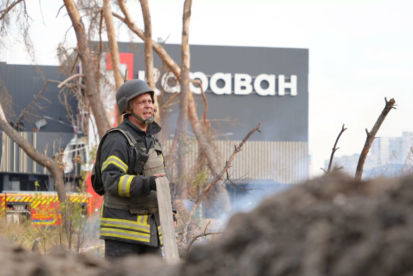 зображення до посту: In photos: Russian army dropped glide bombs on Kharkiv, its suburbs, injure 9, including 4 rescuers and 15-year-old boy